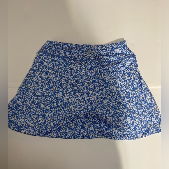 NWOT blue floral Tuckernuck golf skirt - Picture 3 of 6